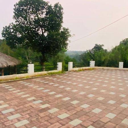 Happydays Hut Villa Mananthavady Bagian luar foto