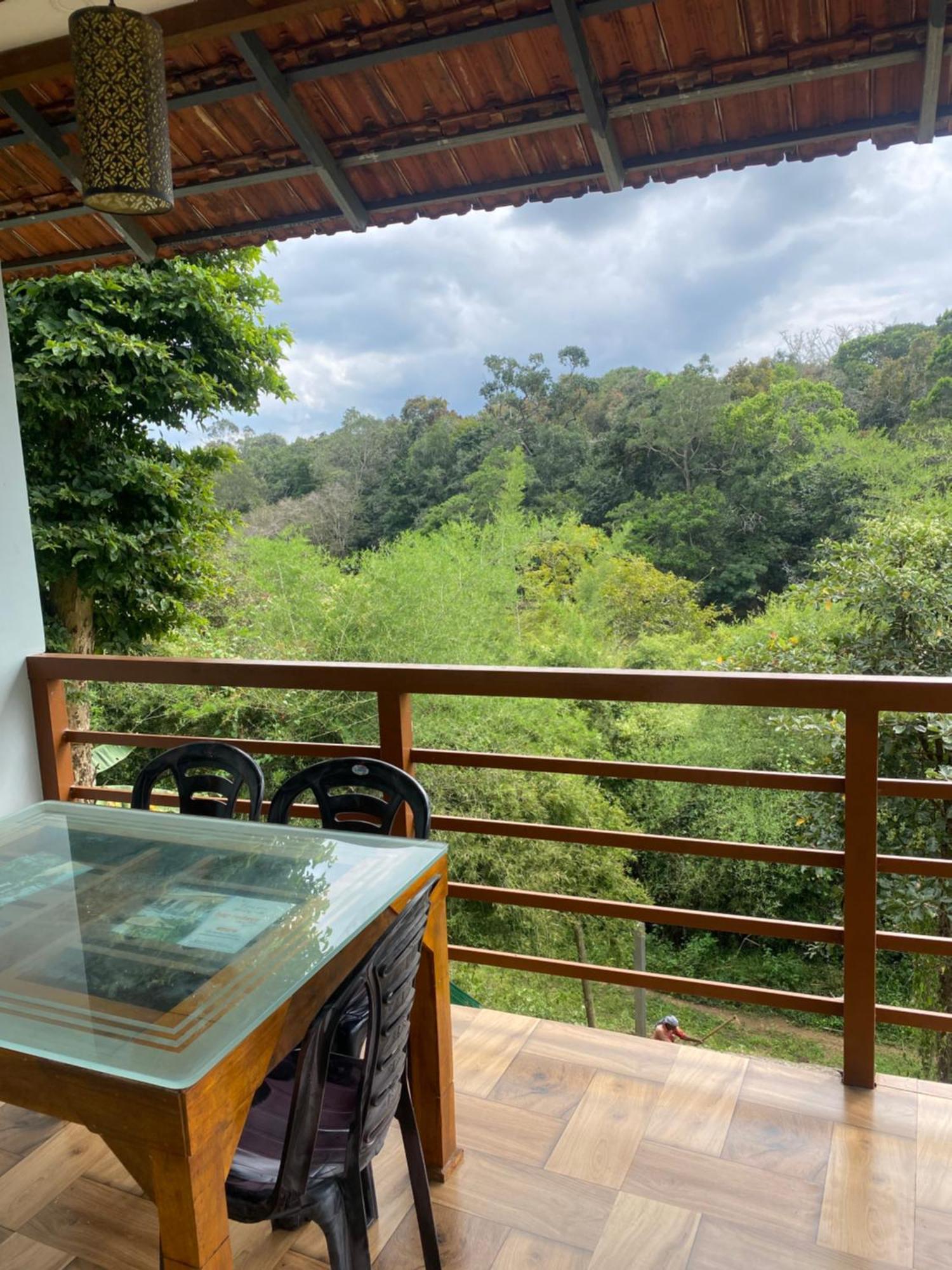 Happydays Hut Villa Mananthavady Bagian luar foto